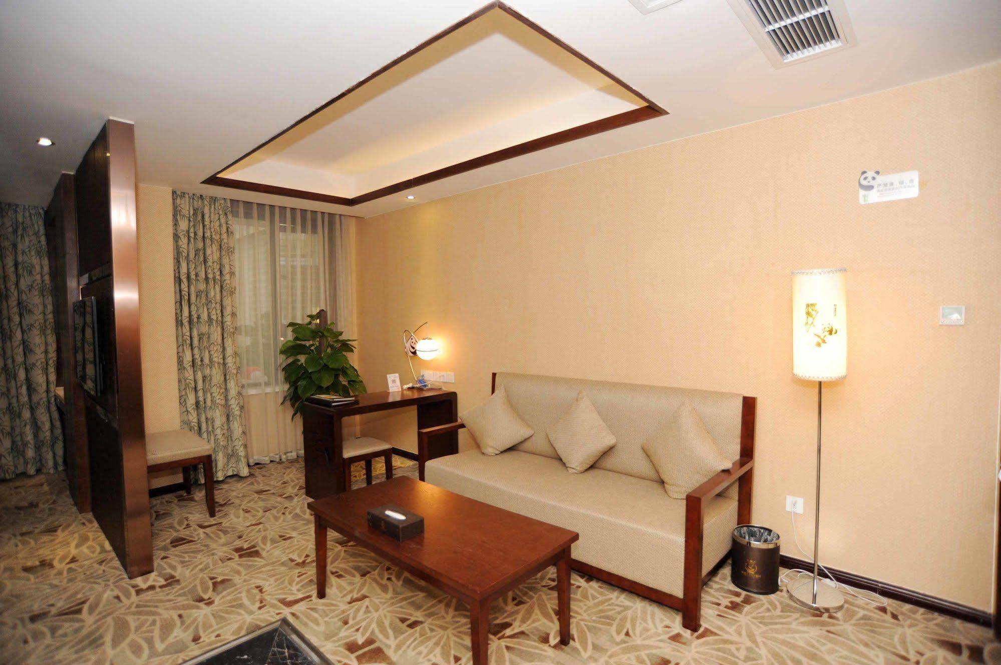 Chengdu Panda Prince Culture Hotel מראה חיצוני תמונה