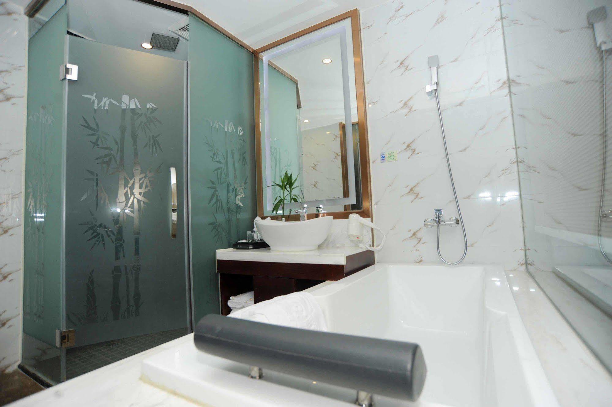 Chengdu Panda Prince Culture Hotel מראה חיצוני תמונה