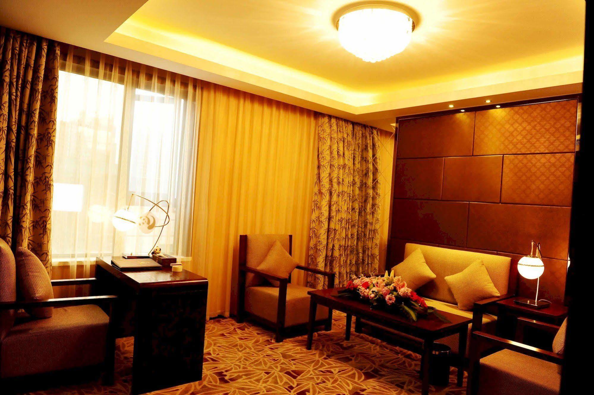 Chengdu Panda Prince Culture Hotel מראה חיצוני תמונה