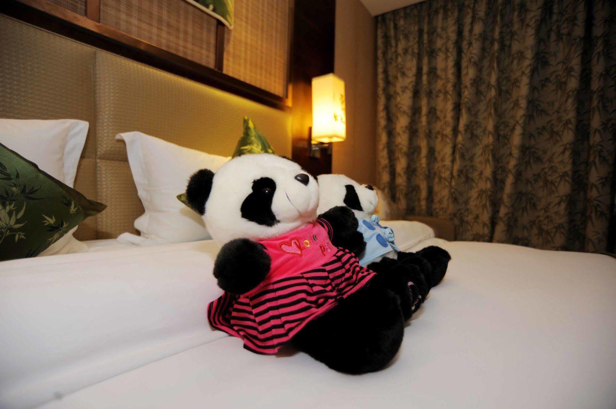 Chengdu Panda Prince Culture Hotel מראה חיצוני תמונה