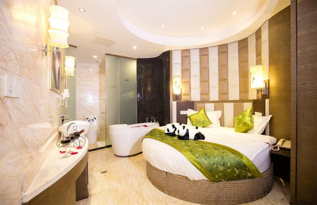 Chengdu Panda Prince Culture Hotel מראה חיצוני תמונה