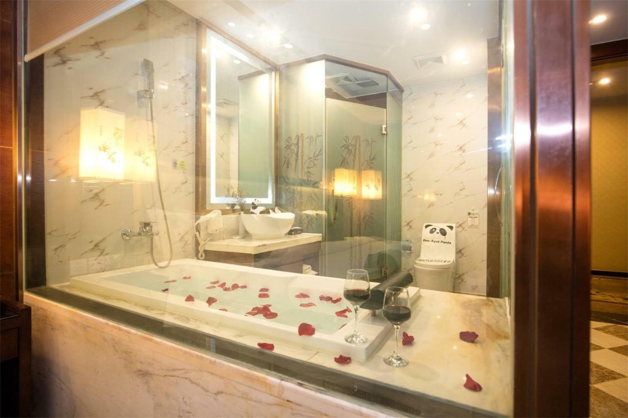 Chengdu Panda Prince Culture Hotel מראה חיצוני תמונה