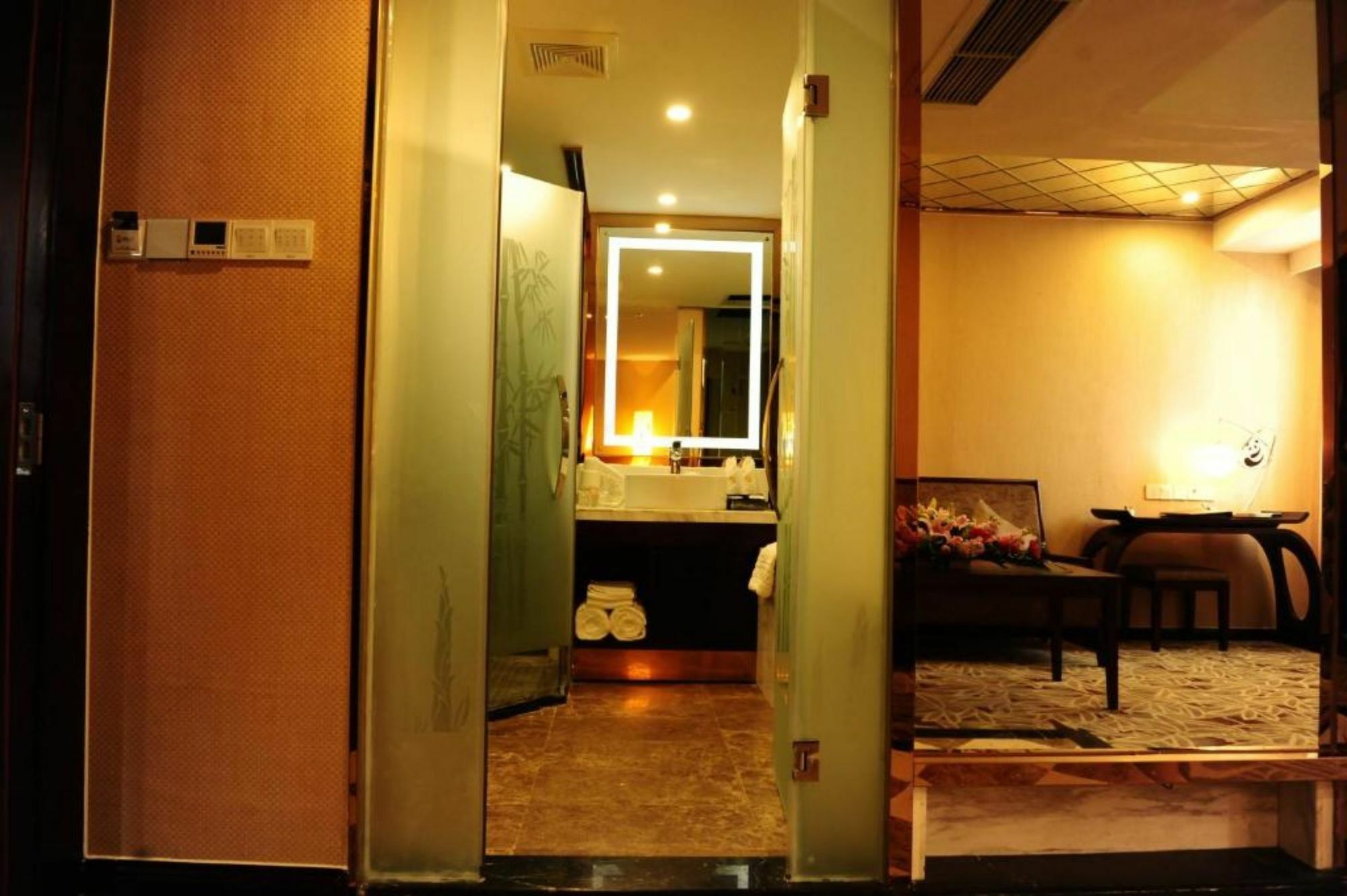 Chengdu Panda Prince Culture Hotel מראה חיצוני תמונה